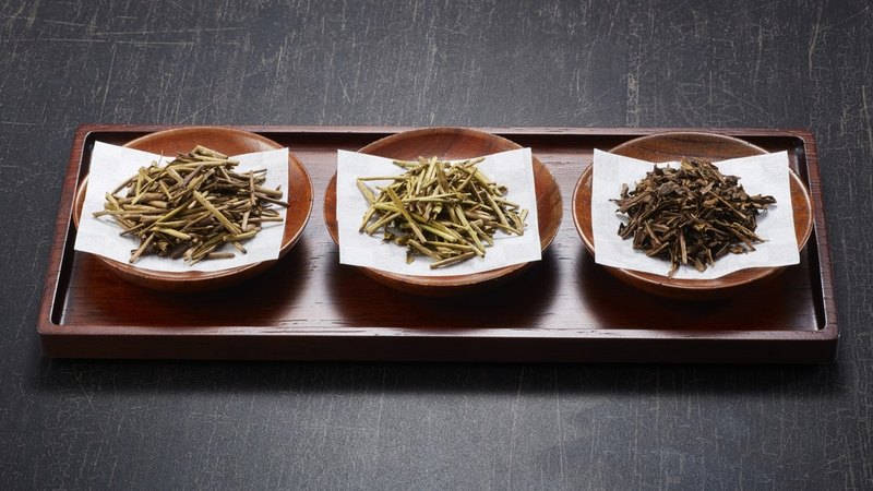 Roasted Japanese teas on a wooden tray