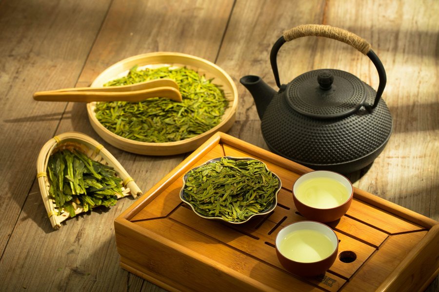 Sencha green tea steeping in a Japanese kyusu teapot