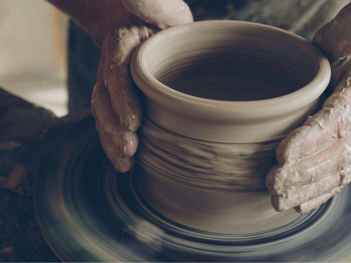 Rough-textured Shigaraki ware pottery